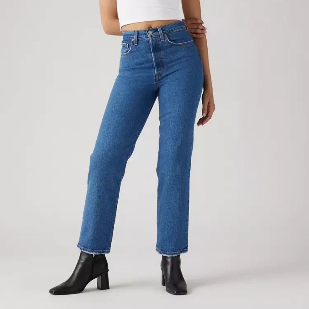 Levi’s Ribcage Straight Ankle Jeans